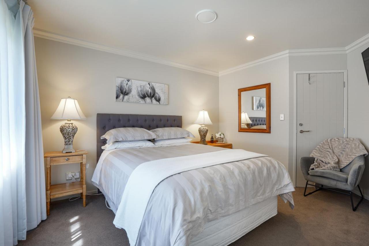 Ambience On Pacific Bed & Breakfast Palmerston North Exterior photo