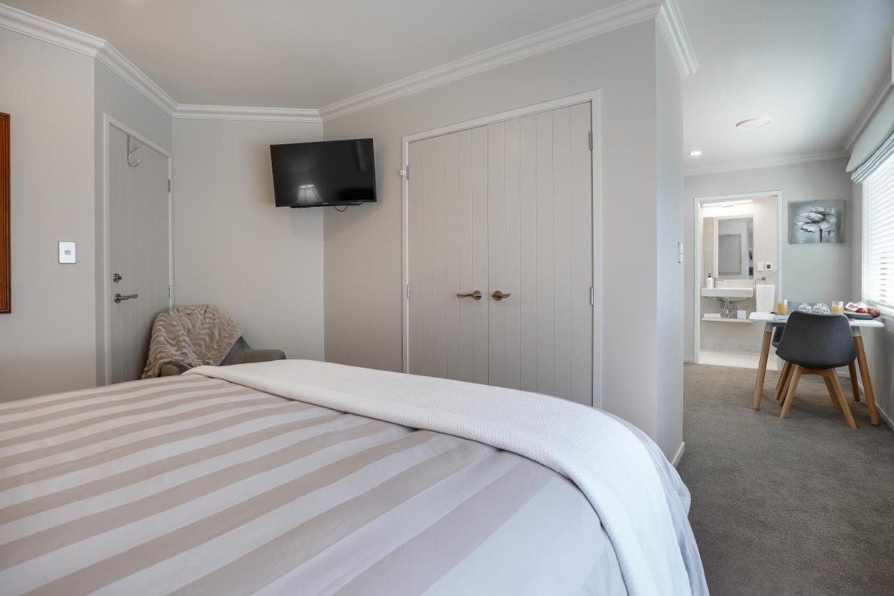 Ambience On Pacific Bed & Breakfast Palmerston North Exterior photo